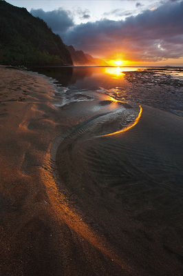 Sunset over Ke'e Beach, Kaua'i, Hawai'i