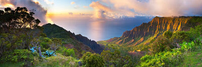 Kalalau, Kaua'i, Hawai'i sunset overlook cathedrals sea